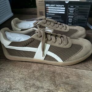 Eileen fisher Cream sneakers